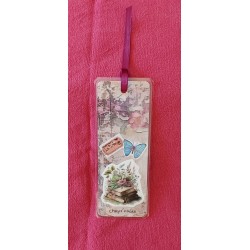 Marque-page scrapbooking, livres, fleurs, papillons 1