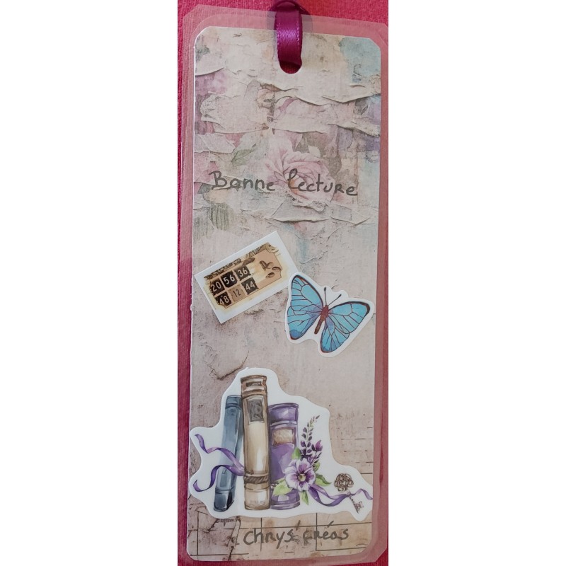 Marque-page scrapbooking, livres, fleurs, papillons 2