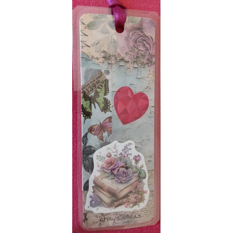 Marque-page, scrapbooking, livres, fleurs, coeur fushia 1